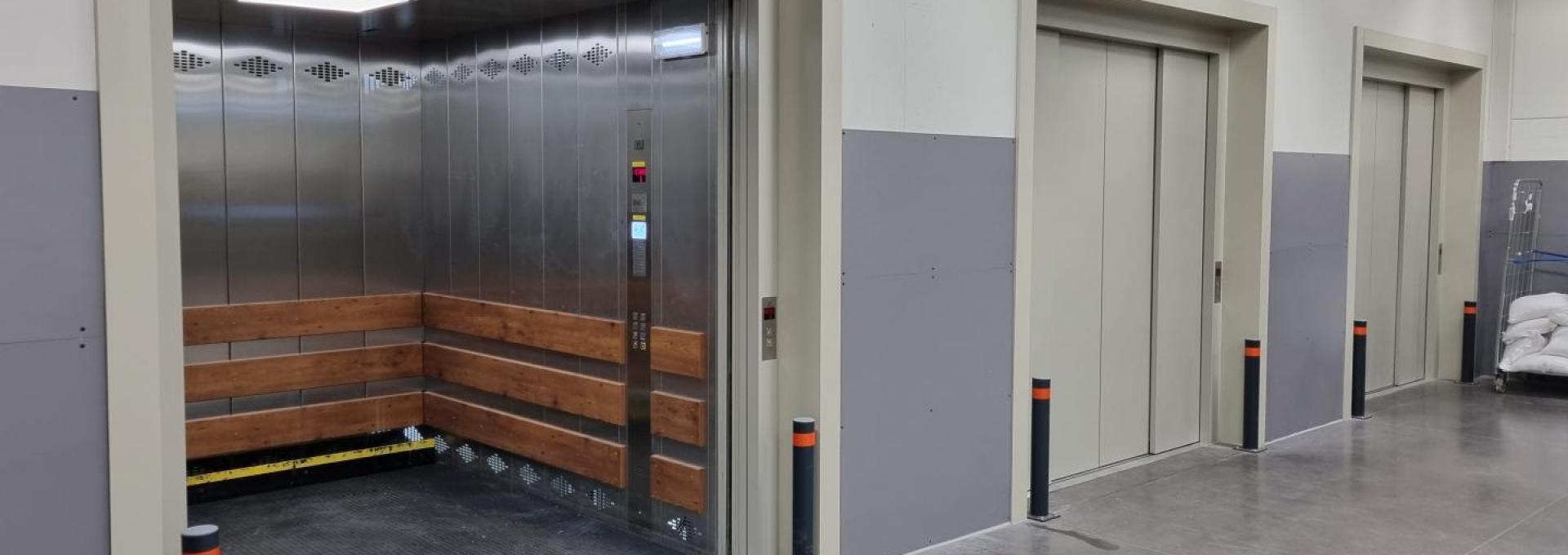 Freight Hydraulic Lift